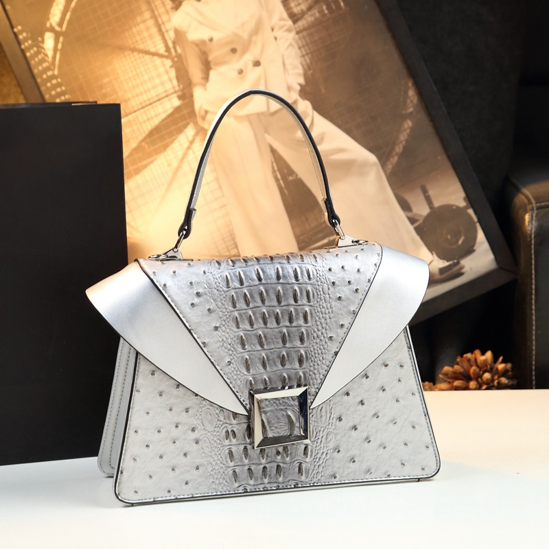 Luxuriöse Designer-Wickeltasch – Luxury Bags Must Have Bewertung und Preis