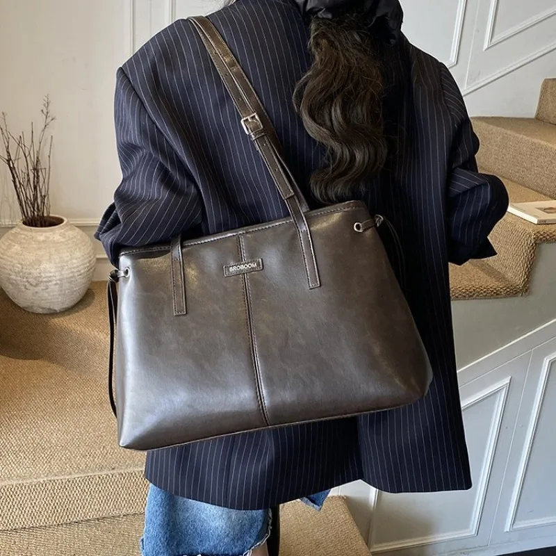 Luxuriöse Designer-Wickeltasch – Luxury Bags Must Have Bewertung und Preis