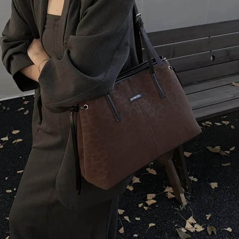Luxuriöse Designer-Wickeltasch – Luxury Bags Must Have Bewertung und Preis