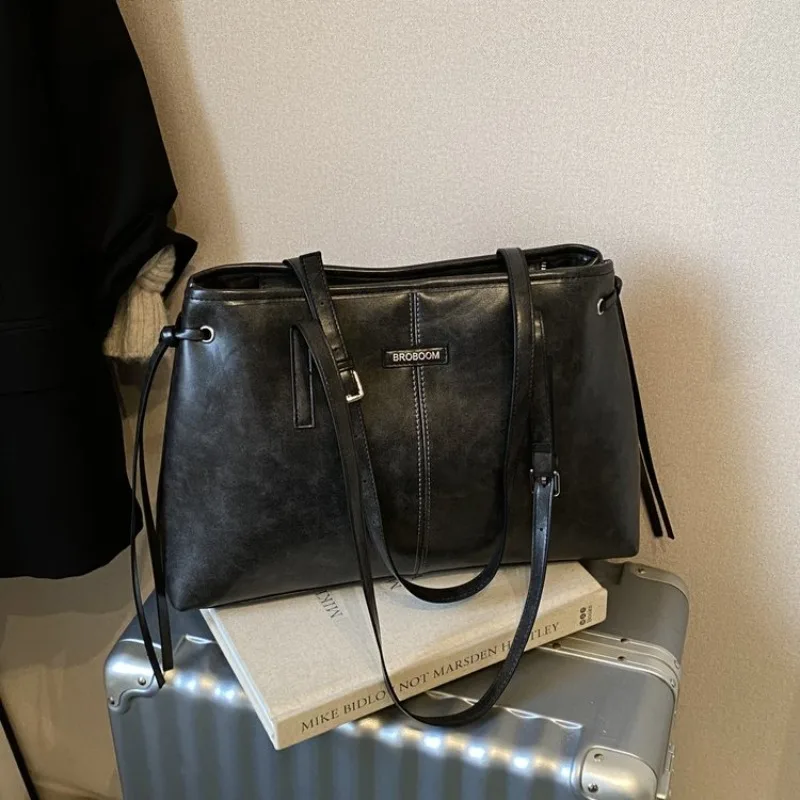 Luxuriöse Designer-Wickeltasch – Luxury Bags Must Have Bewertung und Preis
