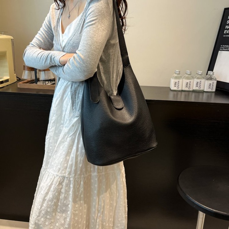 Elegante Pariser Designer-Wick – Luxury Bags Must Have Bewertung und Preis